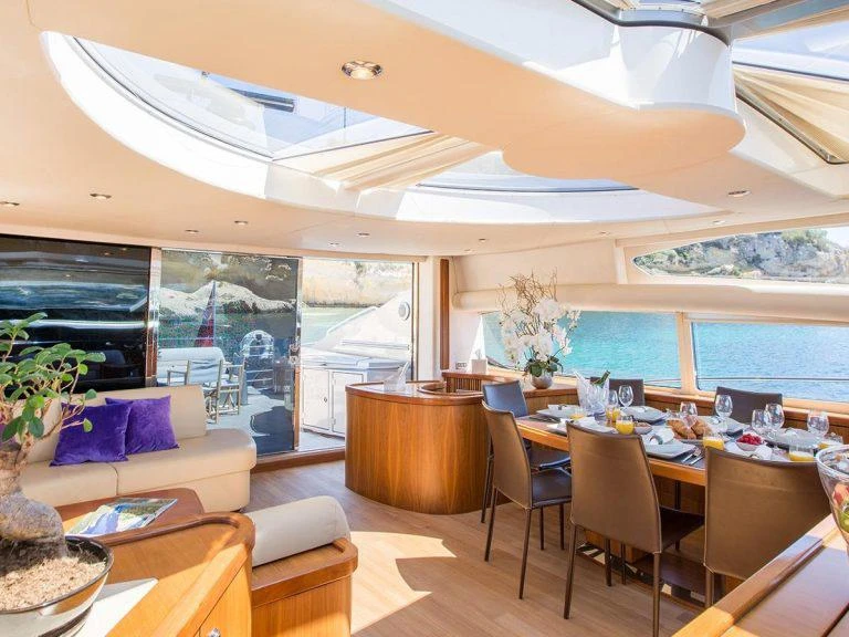 Bootverhuur Sunseeker Predator 82 in Mahón via SamBoat