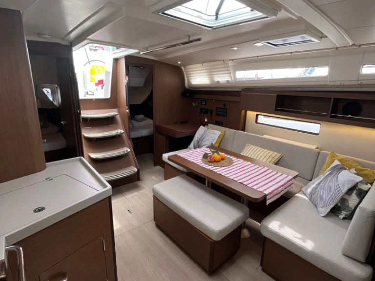 Bénéteau Oceanis 40.1 te huur van particulier of professional in Pomer