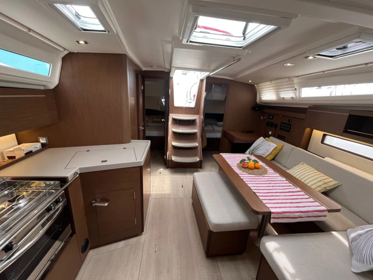 Bénéteau Oceanis 40.1 te huur van particulier of professional in Pomer