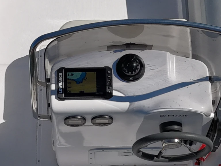 Huur RIB met of zonder schipper Capelli in Galéria