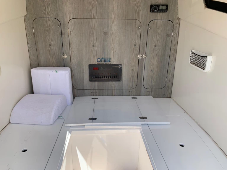 Bootverhuur Napels goedkoop One Way 100