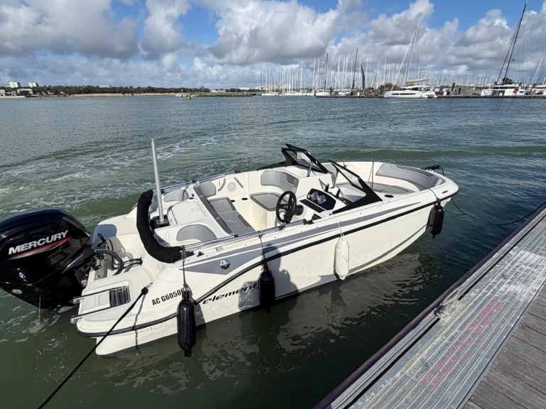 Huur Motorboot met of zonder schipper Bayliner in La Rochelle