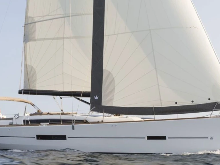 Huur een Dufour Dufour 520 Grand Large in La Seyne-sur-Mer