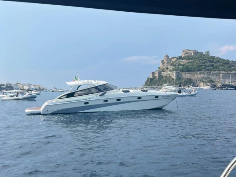 Verhuur Motorboot Baia met vaarbewijs