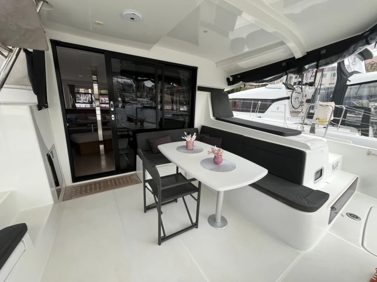 Huur een Lagoon Lagoon 42 in Šibenik