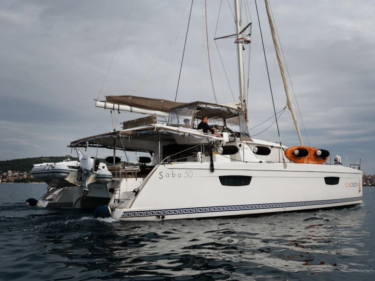 Huur een Fountaine Pajot Saba 50 in Trogir