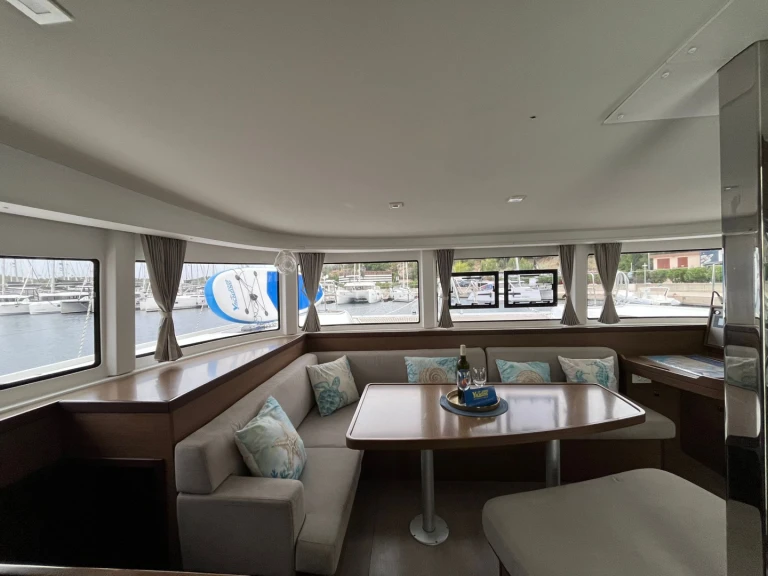 Bootverhuur Lagoon Lagoon 42 in Šibenik via SamBoat