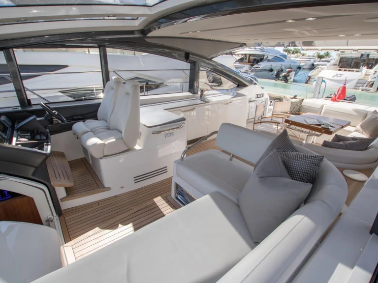 Jachthuur in Marina Botafoch - Princess Princess V58 via SamBoat