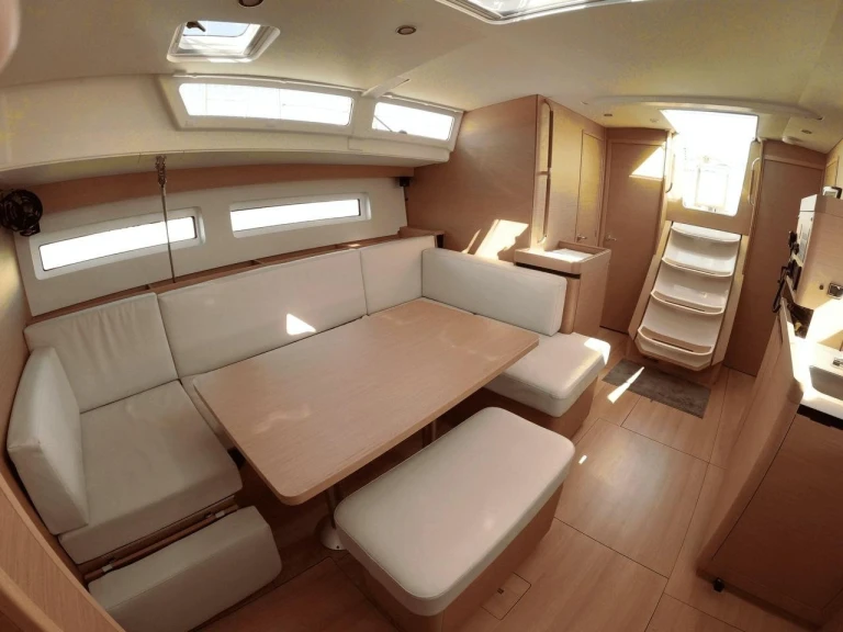Jeanneau Sun Odyssey 490 te huur van particulier of professional in Olbia