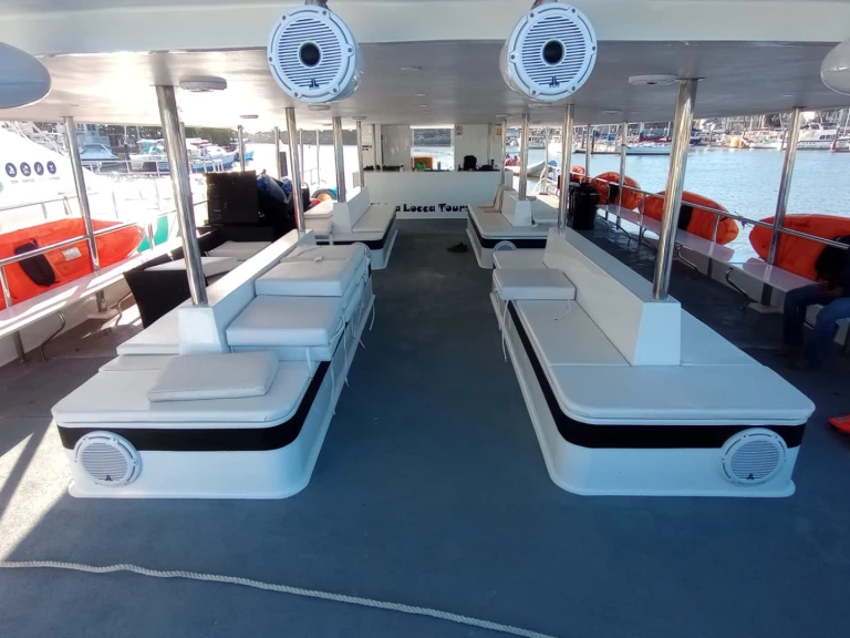 Verhuur Catamaran Custom Made met vaarbewijs