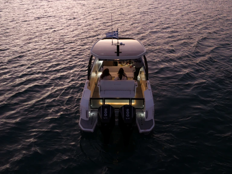 Motorboot te huur in Anávyssos voor de beste prijs