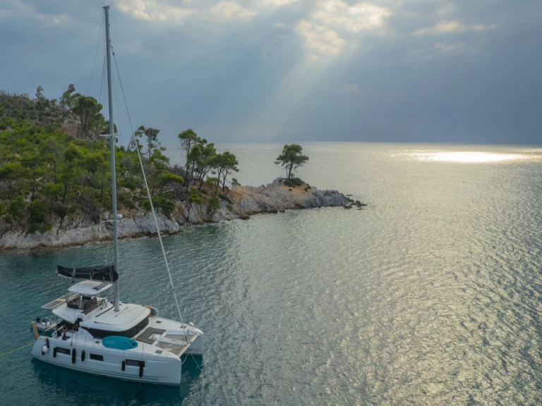 Jachthuur in Plataniás - Lagoon Lagoon 46 via SamBoat