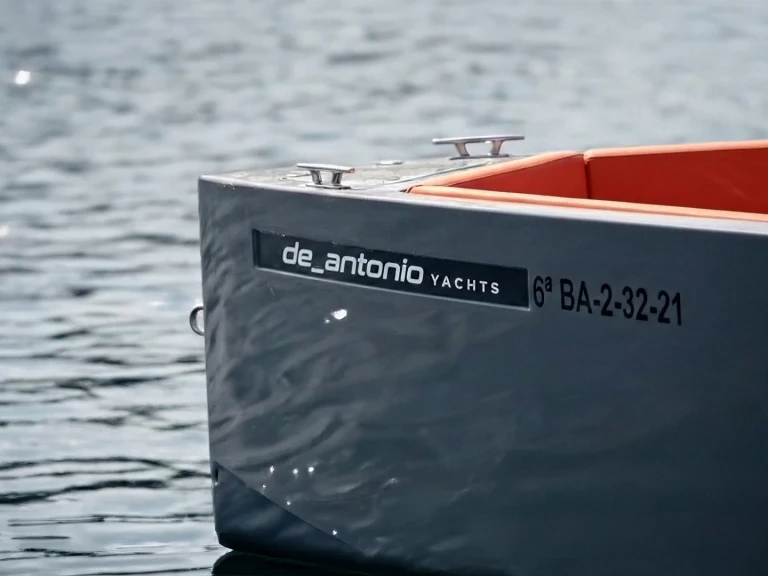 Motorboot te huur in Santa Eulària des Riu voor de beste prijs