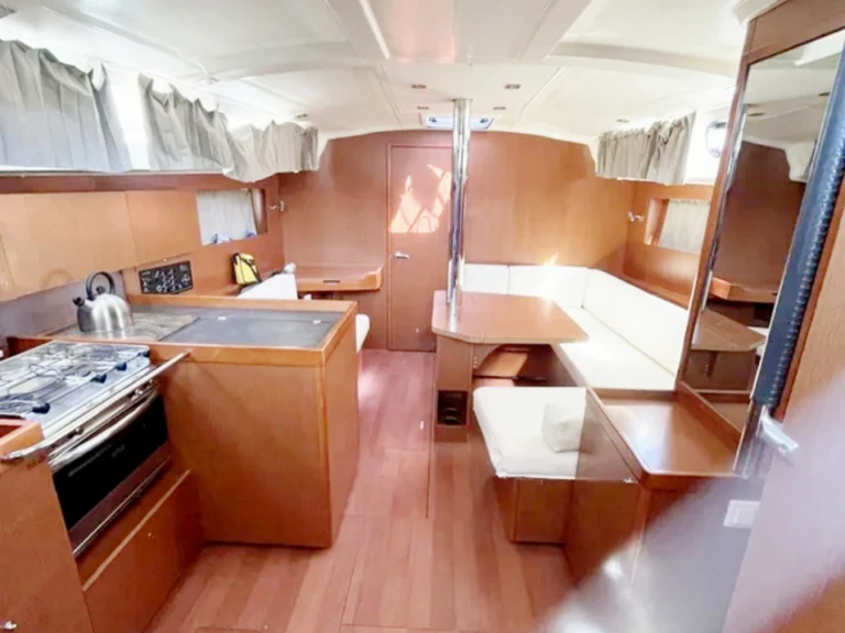 Huur Zeilboot met of zonder schipper Bénéteau in Perigiali