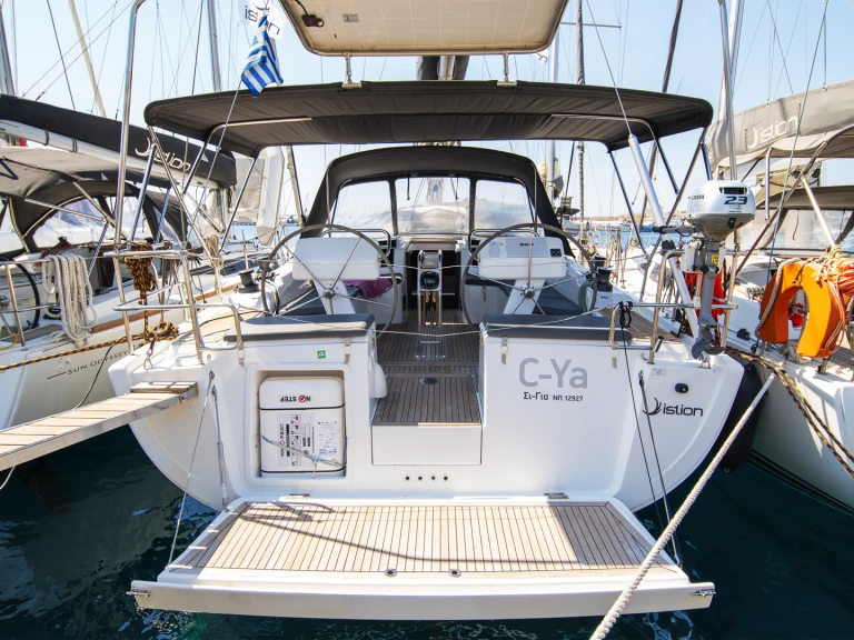 Bootverhuur Lávrio goedkoop Hanse 458