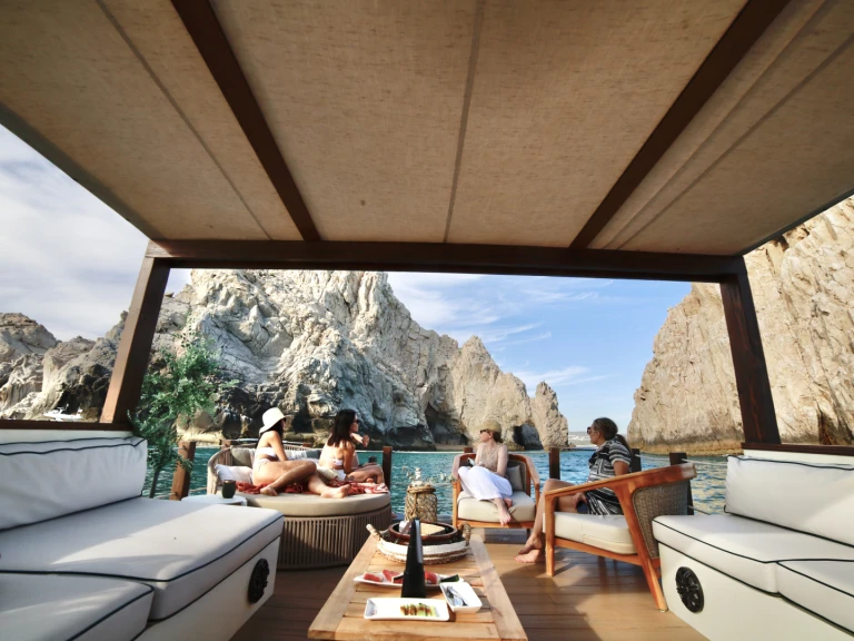 Huur Motorboot met of zonder schipper Custom Made in Cabo San Lucas