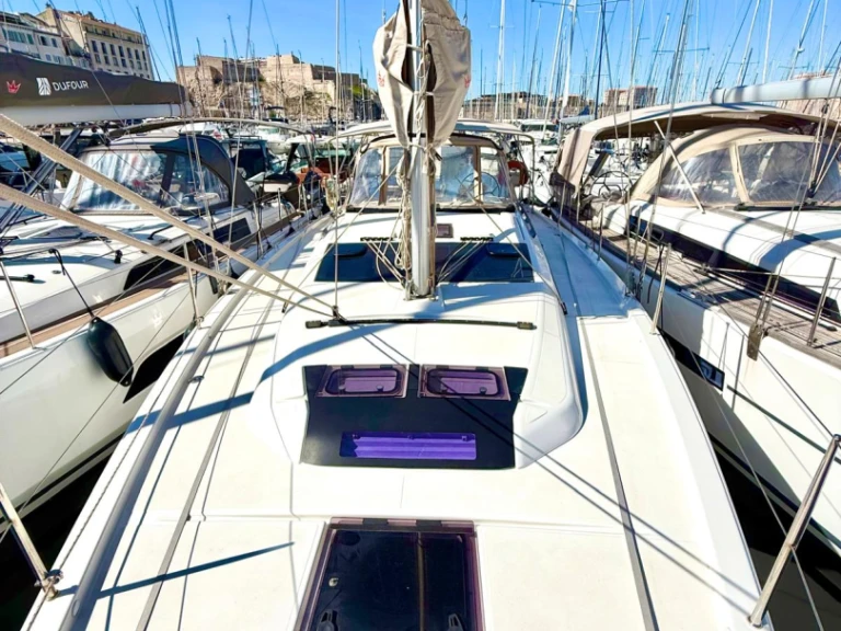 Jachthuur in Ajaccio - Dufour Dufour 390 GL via SamBoat