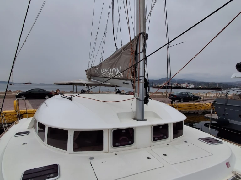 Huur een Lagoon 410 in Paros Port