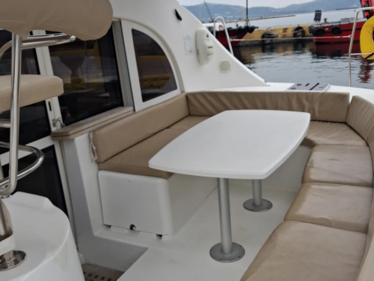 Huur Catamaran met of zonder schipper Lagoon in Paros Port