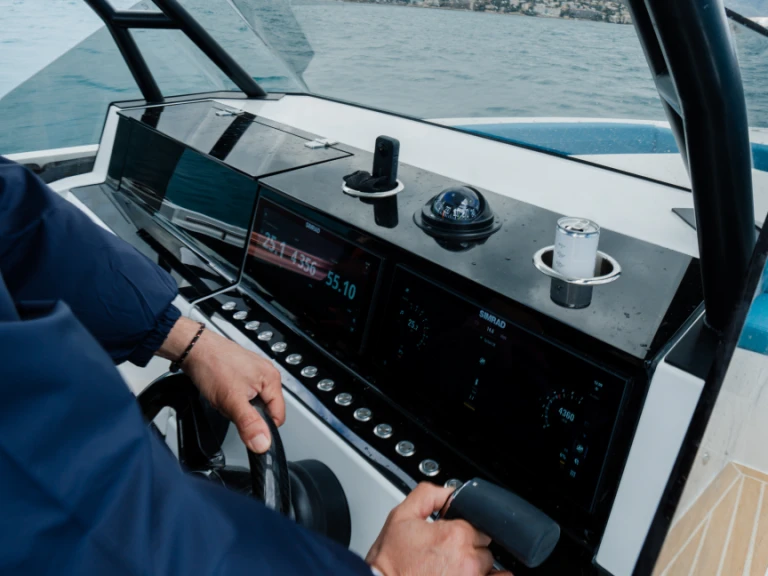 Motorboot te huur in Marina Botafoch voor de beste prijs