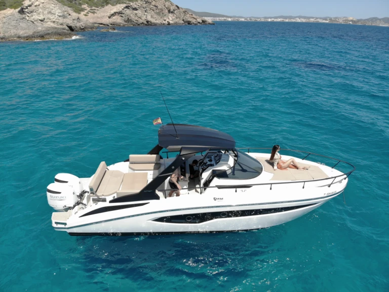 Bootverhuur FIM Regina 34 in Marina Botafoch via SamBoat