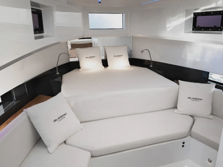 Bootverhuur De Antonio d36 in Marina Botafoch via SamBoat