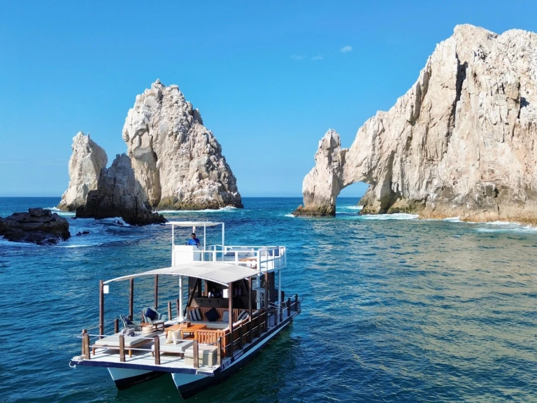 Verhuur Motorboot Custom Made met vaarbewijs