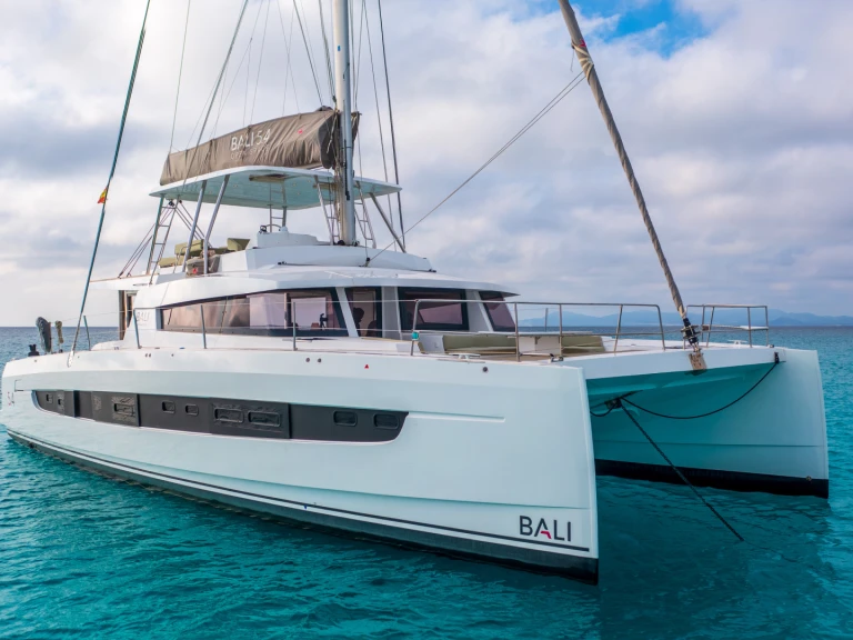 Huur een Bali Bali 5.4 in Ibiza Town