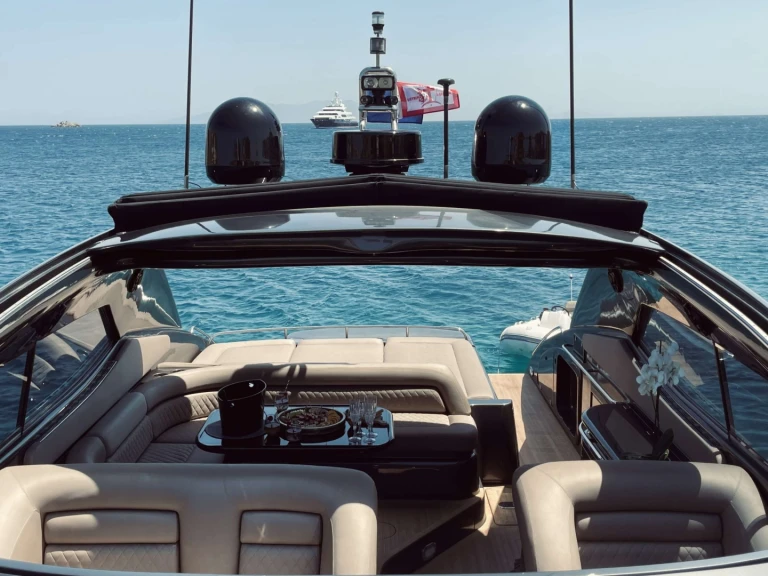 Sunseeker 007 te huur van particulier of professional in Piraeus