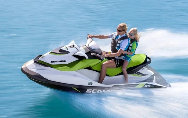 Huur Jacht met of zonder schipper Ferretti in Mykonos (Island)