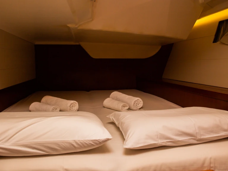 Huur een Bénéteau Oceanis 48 in Kavála