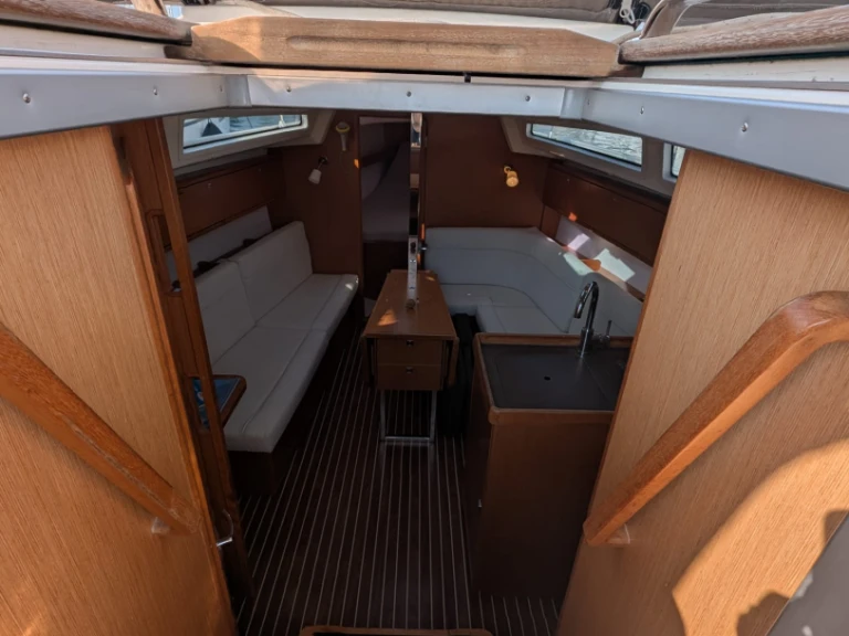 Jachthuur in Rogoznica - Bavaria Cruiser 34 via SamBoat