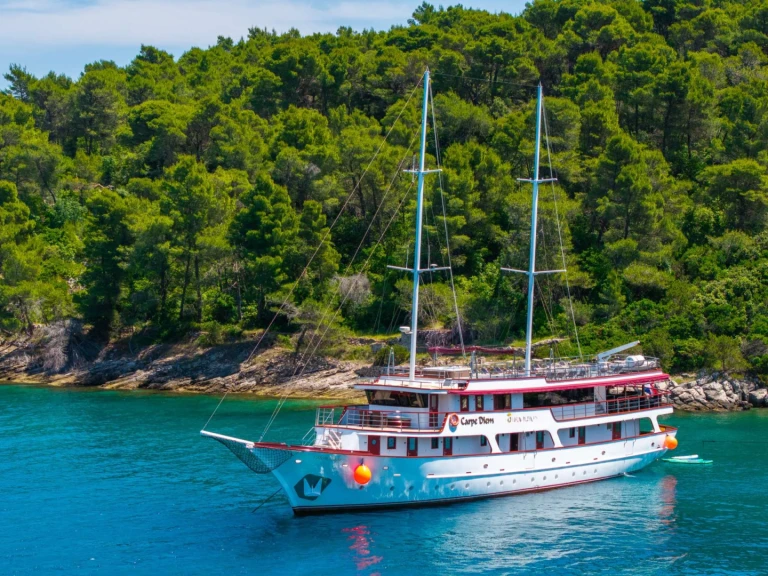 Jacht te huur in Omiš voor de beste prijs