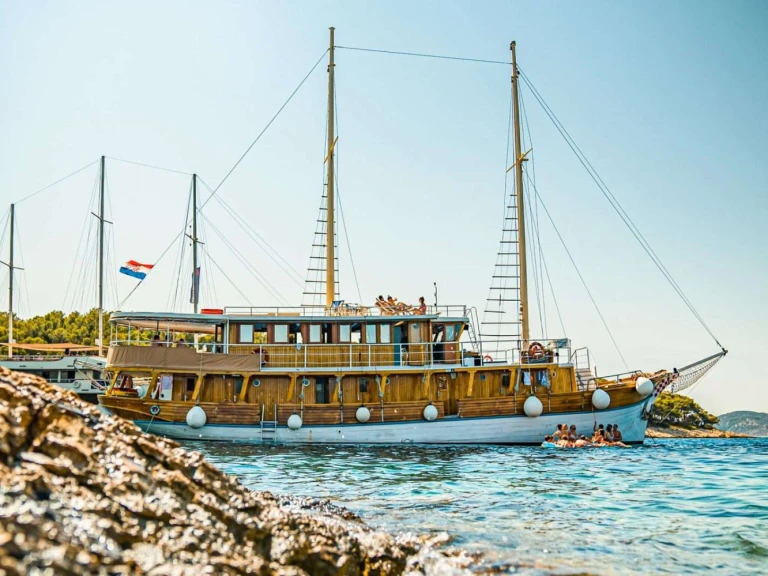 Bootverhuur Skradin goedkoop NOVI DAN