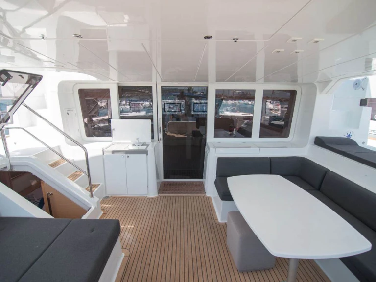 Verhuur Catamaran Lagoon met vaarbewijs