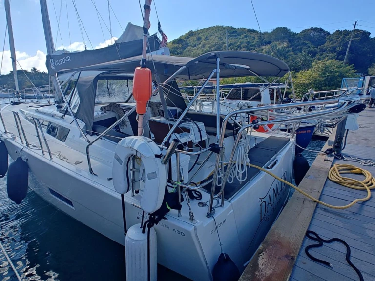 Bootverhuur Dufour Dufour 430 in Frenchtown via SamBoat