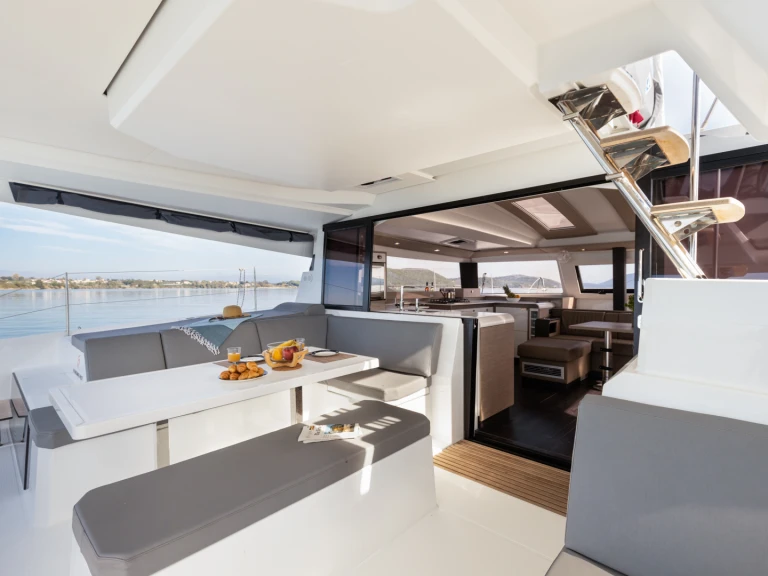 Jachthuur in Procida - Fountaine Pajot Elba 45 via SamBoat