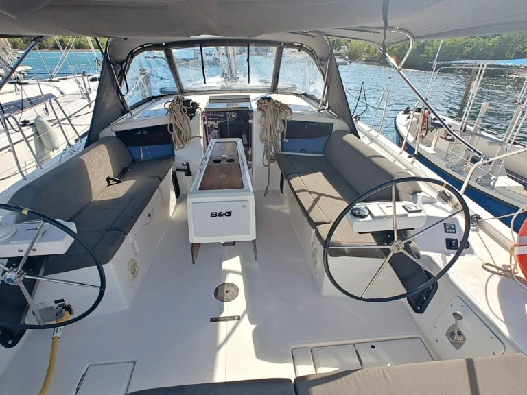 Huur een Dufour Dufour 430 in Frenchtown
