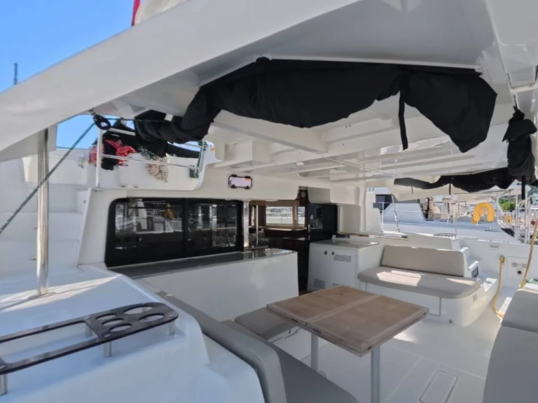 Verhuur Catamaran Lagoon met vaarbewijs