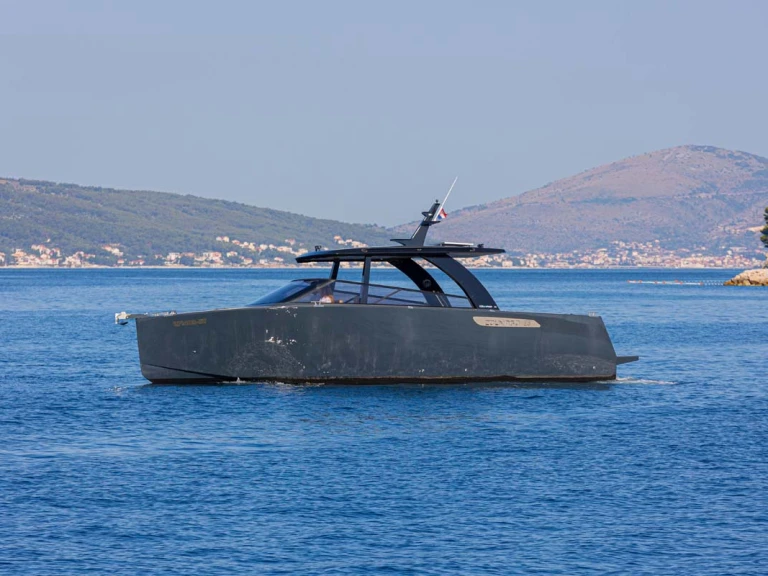Huur Motorboot met of zonder schipper Colnago in Split