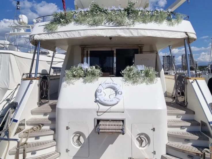 Bootverhuur Porto di Salerno goedkoop falcon 80