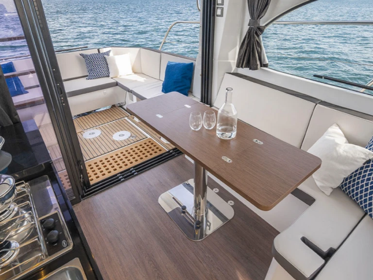 Bootverhuur Bénéteau Antares 11 FLY in Saint-Mandrier-sur-Mer via SamBoat