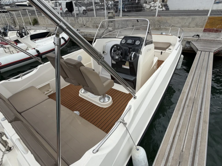 Quicksilver Activ 675 Open te huur van particulier of professional in Marseille