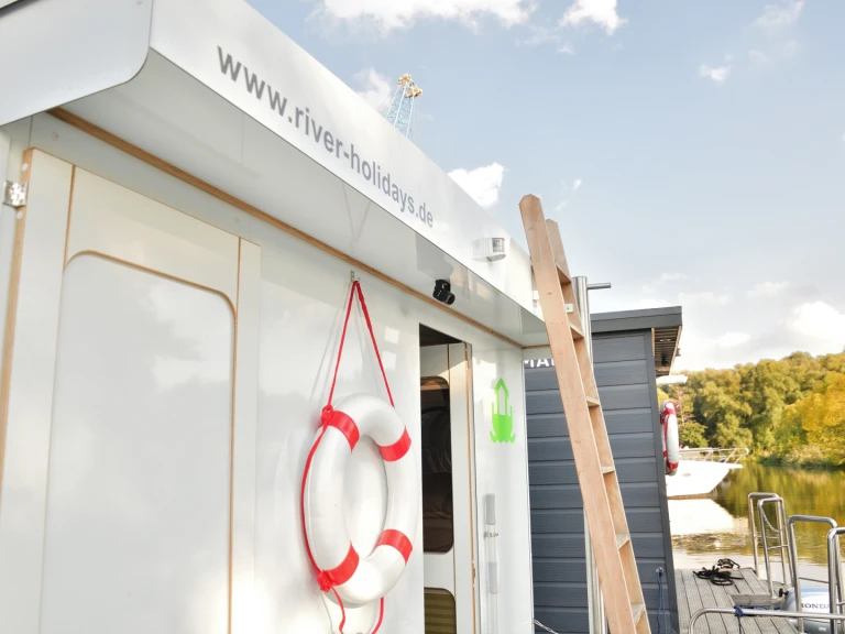 Verhuur Woonboot A met vaarbewijs