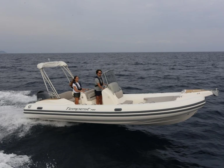 Jachthuur in Marine de Sant'Ambrogio - Capelli Tempest 700 CUP via SamBoat
