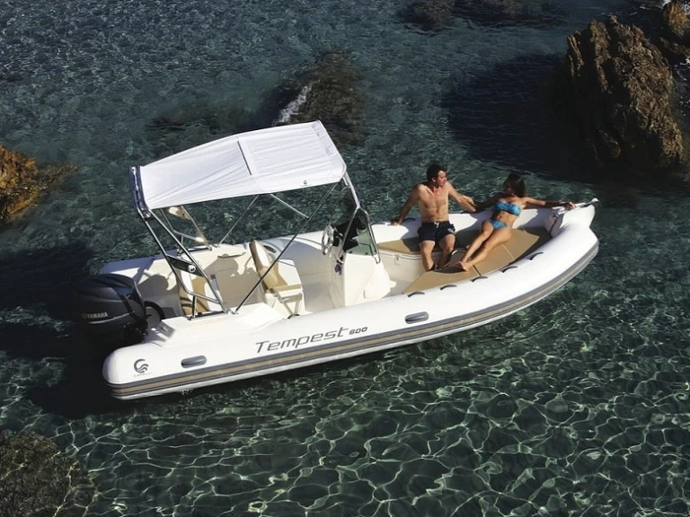 Huur een Capelli Tempest 600 in Marine de Sant'Ambrogio