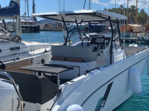 Huur een Bénéteau Flyer 9 in Saint-Raphaël