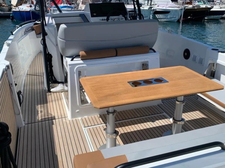 Bootverhuur Saint-Raphaël goedkoop Flyer 9