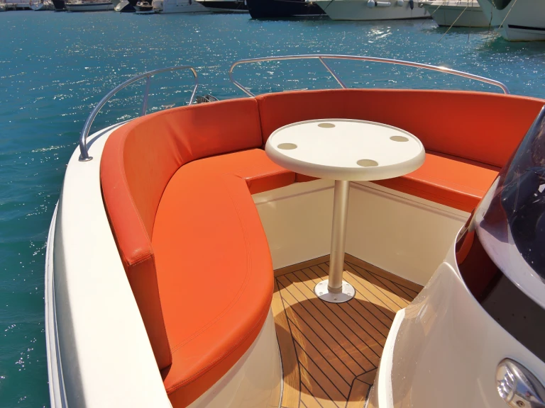 Motorboot te huur in Puerto Deportivo de Marbella voor de beste prijs