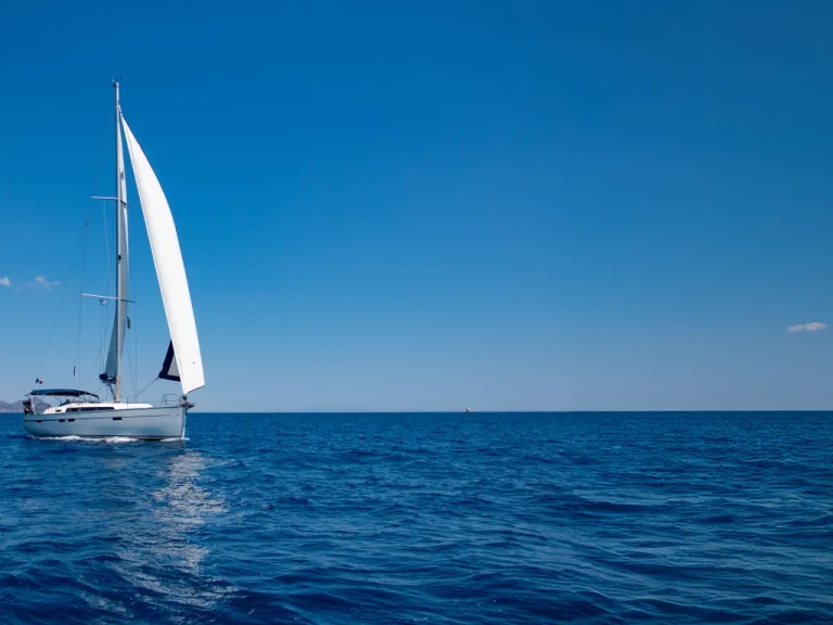 Zeilboot te huur in Nikiána voor de beste prijs